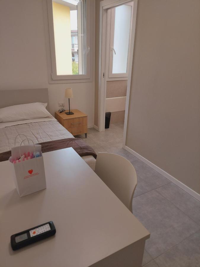 Residenza Delizia Camere & Appartamenti "Residenze Del Cuore" Verona Exterior photo