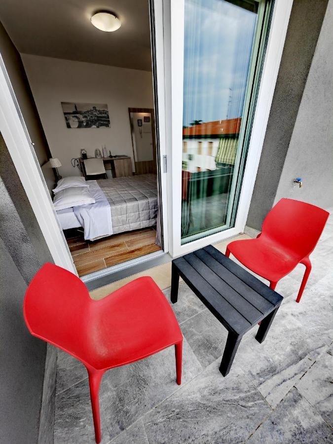 Residenza Delizia Camere & Appartamenti "Residenze Del Cuore" Verona Exterior photo